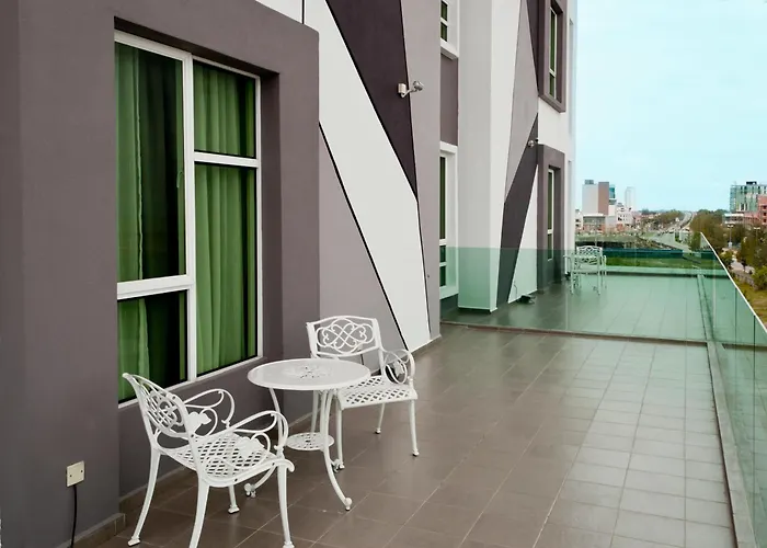 Marvelux Hotel